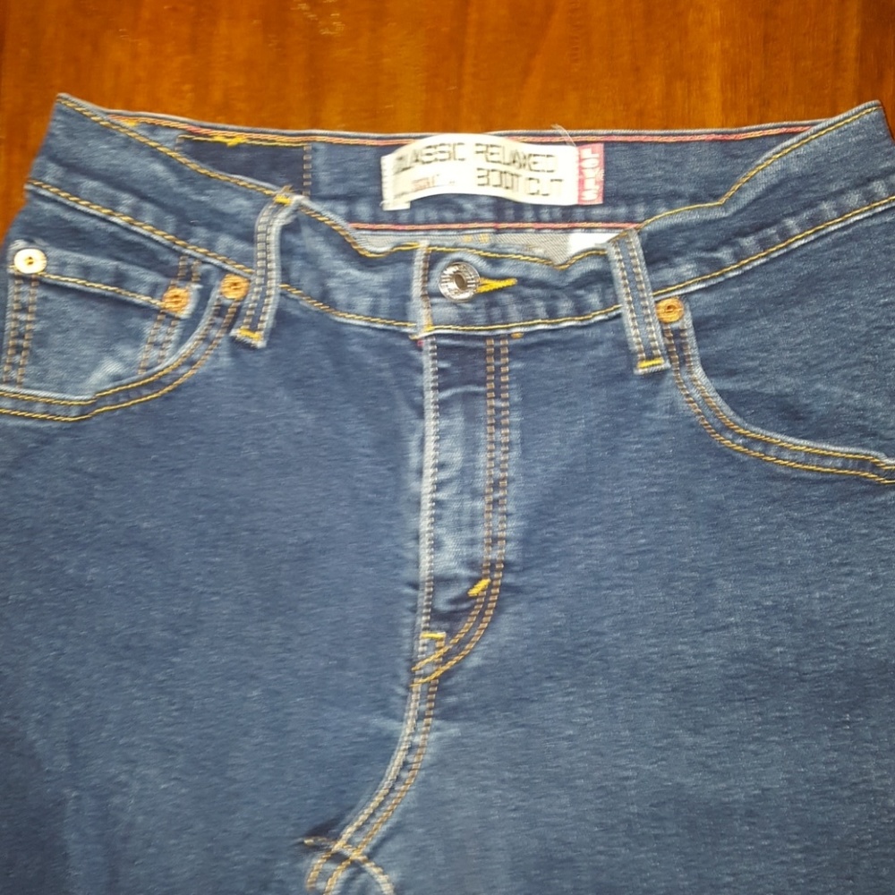 Women's size 8 Levi's 550 jeans